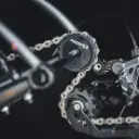 FEEDBACK THRU-AXLE CHAIN KEEPER